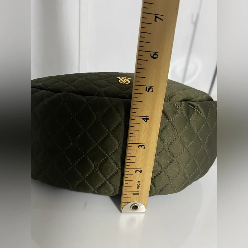 VICTORIA’S SECRET Sling Crossbody Bag - Picture 9 of 10